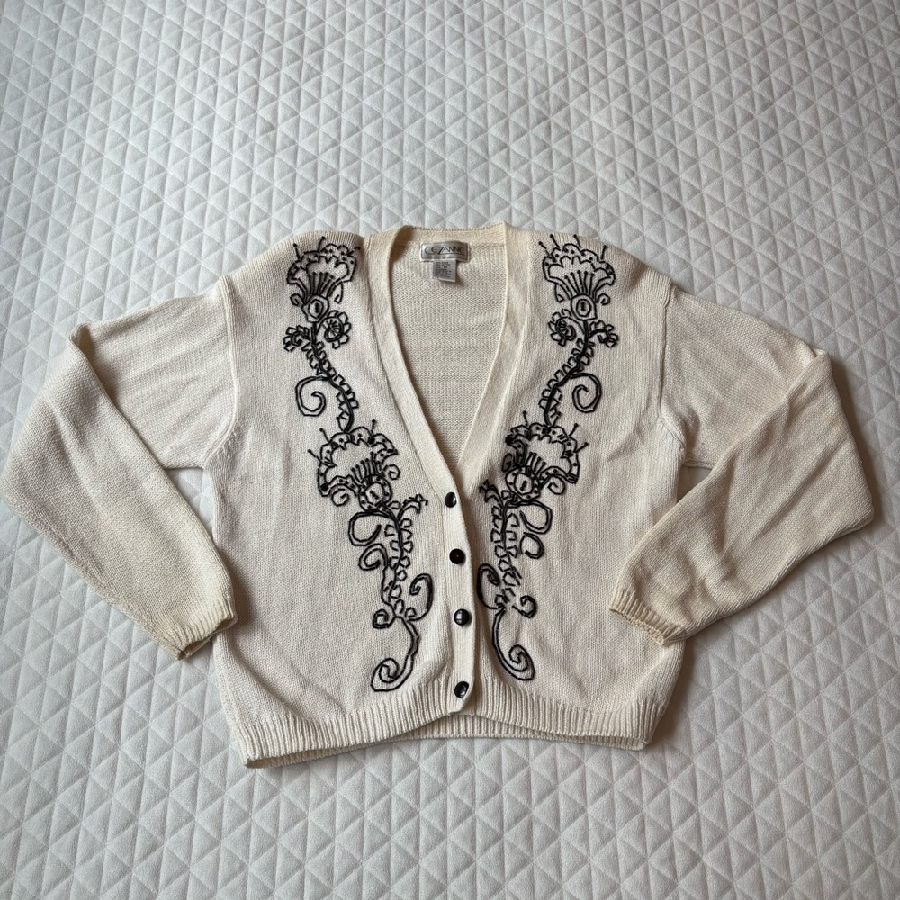 Vintage Cezanne Women’s Cardigan Size M Cream Color Beaded Floral Ramie Cotton